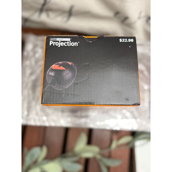 Cascading Red Blood Drip Light Halloween Prop Projection Yard Decoration Horror - Picture 2 of 9